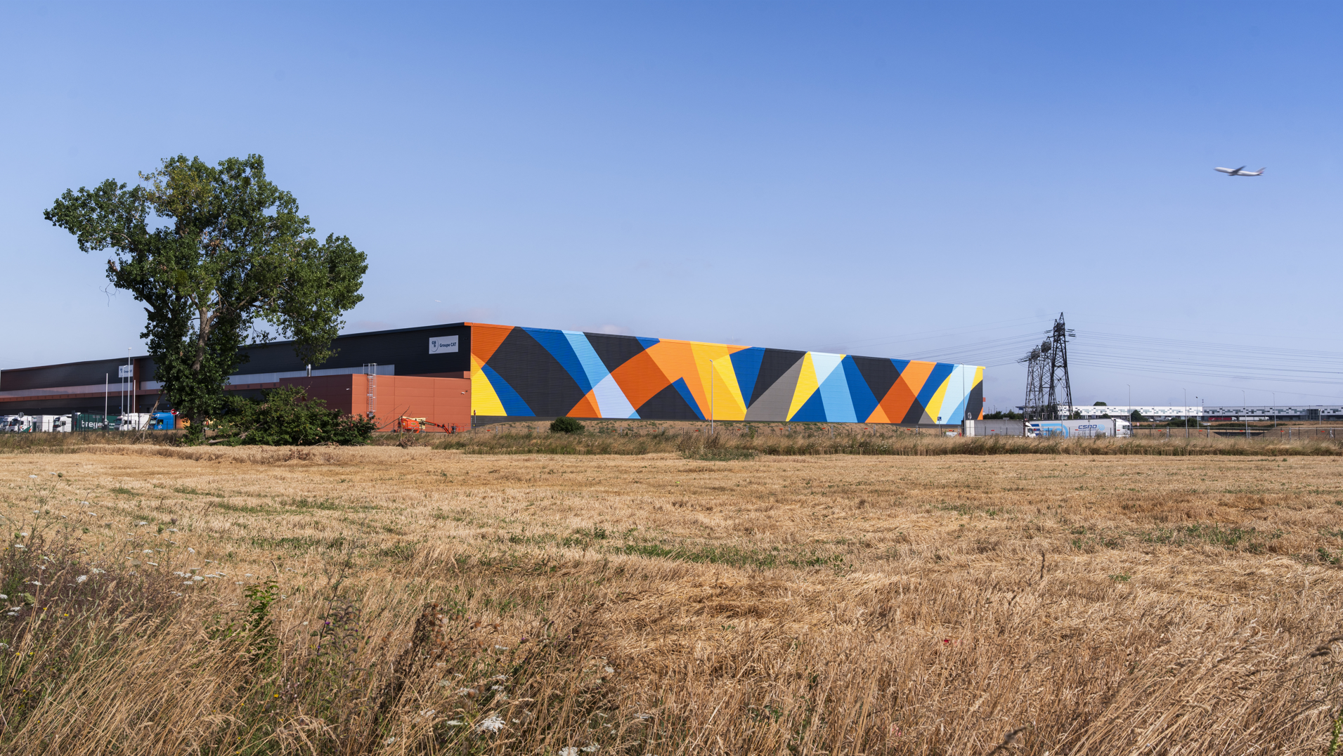 Une façade artistique pour le pôle logistique BARJANE Aerolians Paris : Faire entrer l’art au cœur de la logistique industrielle